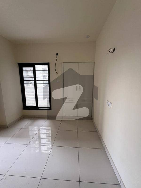 صائمہ جناح ایونیو ملیر,کراچی میں 2 کمروں کا 6 مرلہ فلیٹ 75.0 ہزار میں کرایہ پر دستیاب ہے۔