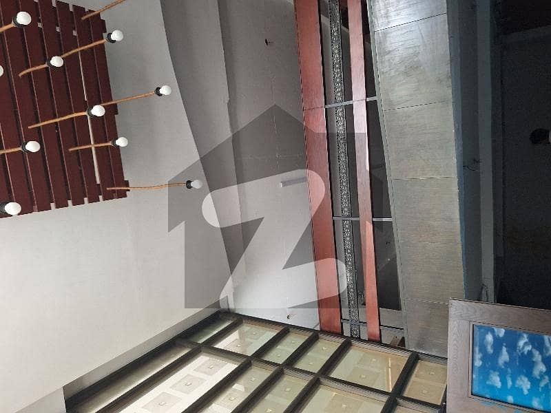 ڈی ایچ اے فیز 5 ڈیفنس (ڈی ایچ اے),لاہور میں 8 مرلہ عمارت 6.5 لاکھ میں کرایہ پر دستیاب ہے۔