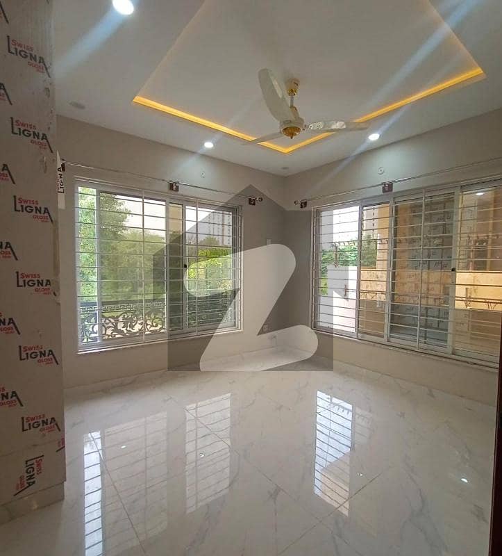 Upper Portion Available For Rent Upper Portion Available For Rent