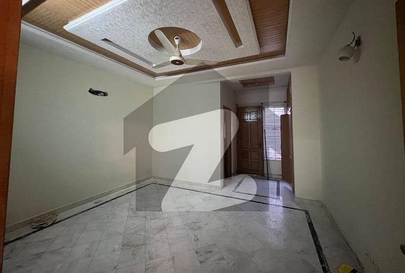 Upper Portion Available For Rent Upper Portion Available For Rent
