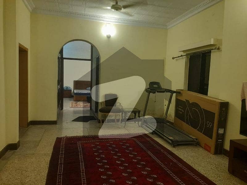 Ideal Room In F-8 Available For Rs. 100000