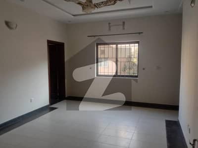 11.2 MARLA UPPER PORTION AVALIABLE FOR RENT I-8/2