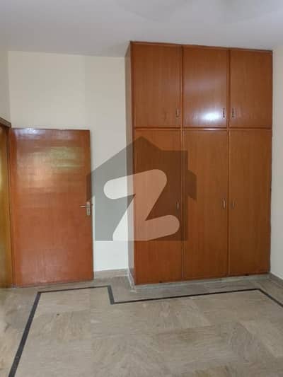10 MARLA UPPER PORTION AVAILABLE FOR RENT AT WAPDA TOWN PH 1
