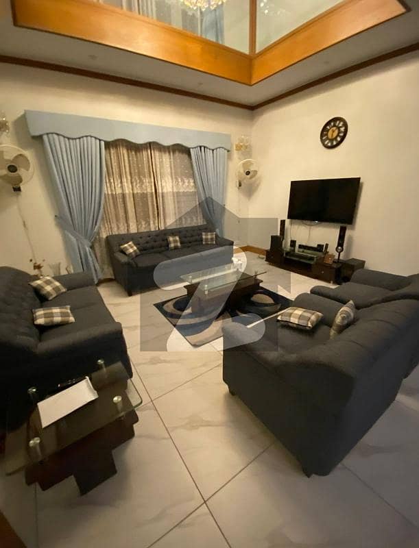 Bungalow For Sale 355 Yards Prime Location Bungalow For Sale 355 Yards Prime Location