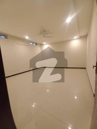 Spacious 1 Kanal House Available for Rent Ideal for Families