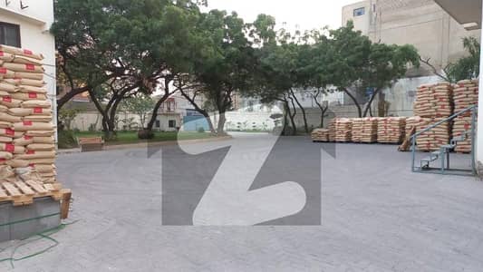 سندھ انڈسٹریل ٹریڈنگ اسٹی - ایس آئی ٹی ای کراچی میں 6 کنال گودام 12.0 لاکھ میں کرایہ پر دستیاب ہے۔