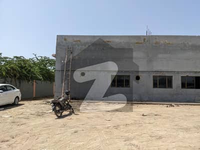 35000 Sqft Main Road Space Available