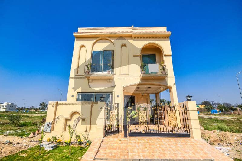 5 MARLA ULTRA MODERN HOUSE FOR RENT 5 MARLA ULTRA MODERN HOUSE FOR RENT