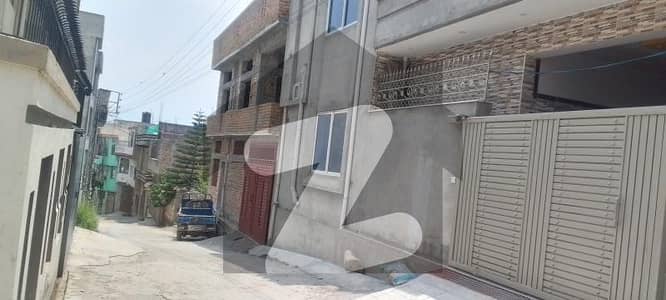جھنگی سیداں ایبٹ آباد میں 7 کمروں کا 5 مرلہ مکان 1.8 کروڑ میں برائے فروخت۔