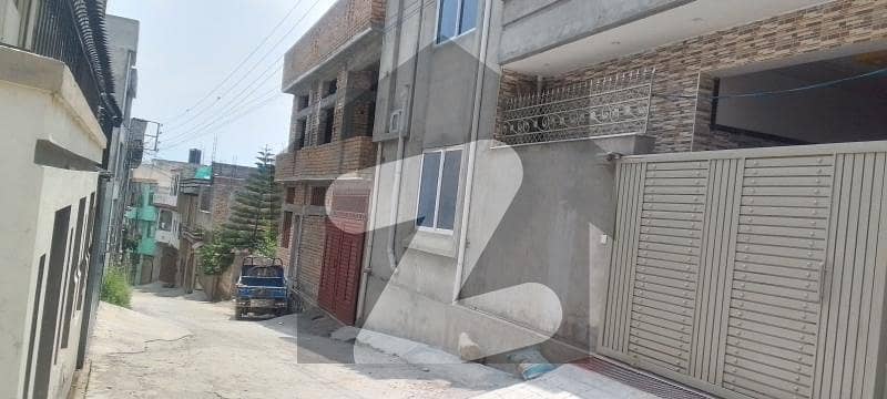 جھنگی سیداں ایبٹ آباد میں 7 کمروں کا 5 مرلہ مکان 1.8 کروڑ میں برائے فروخت۔ جھنگی سیداں ایبٹ آباد میں 7 کمروں کا 5 مرلہ مکان 1.8 کروڑ میں برائے فروخت۔