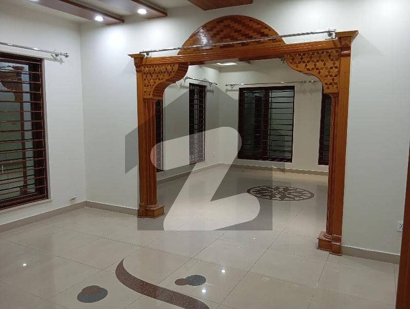 بحریہ ٹاؤن فیز 4 بحریہ ٹاؤن راولپنڈی,راولپنڈی میں 6 کمروں کا 1 کنال مکان 2.25 لاکھ میں کرایہ پر دستیاب ہے۔ بحریہ ٹاؤن فیز 4 بحریہ ٹاؤن راولپنڈی,راولپنڈی میں 6 کمروں کا 1 کنال مکان 2.25 لاکھ میں کرایہ پر دستیاب ہے۔