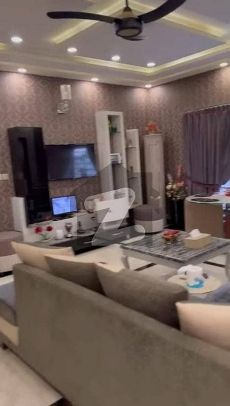 1 Kanal Beautiful House Available For Sale 1 Kanal Beautiful House Available For Sale