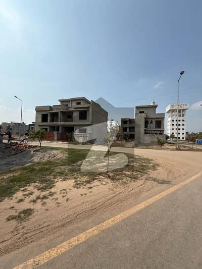 EXECUTIVE BLOCK 5 MARLA INVESTOR RATE PLOT AVAILABLE