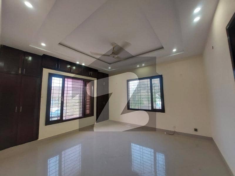 300 Yards Bungalow For Rent Phase 6 300 Yards Bungalow For Rent Phase 6
