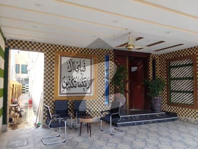 Kinal brand new full house available for rent in Johar Town walking distance to Imporioum mall