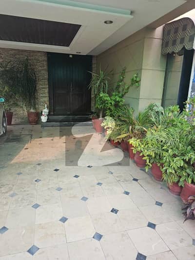 In Bahria Town - Safari Villas 3 House For sale Sized 16 Marla