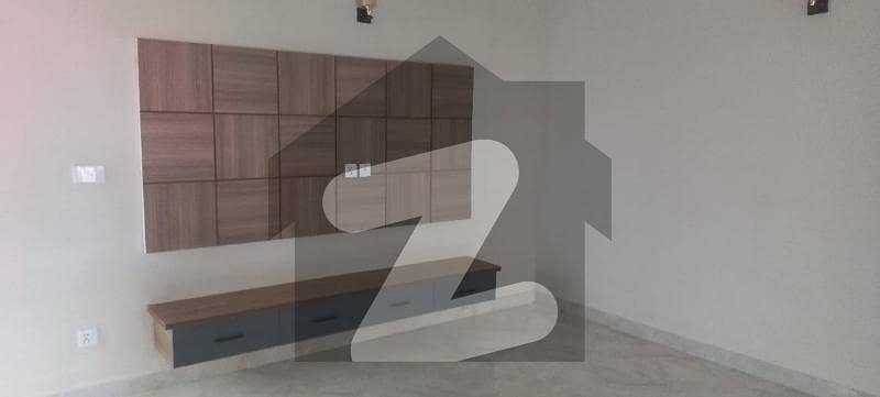 10 Marla Brand New House For Sale