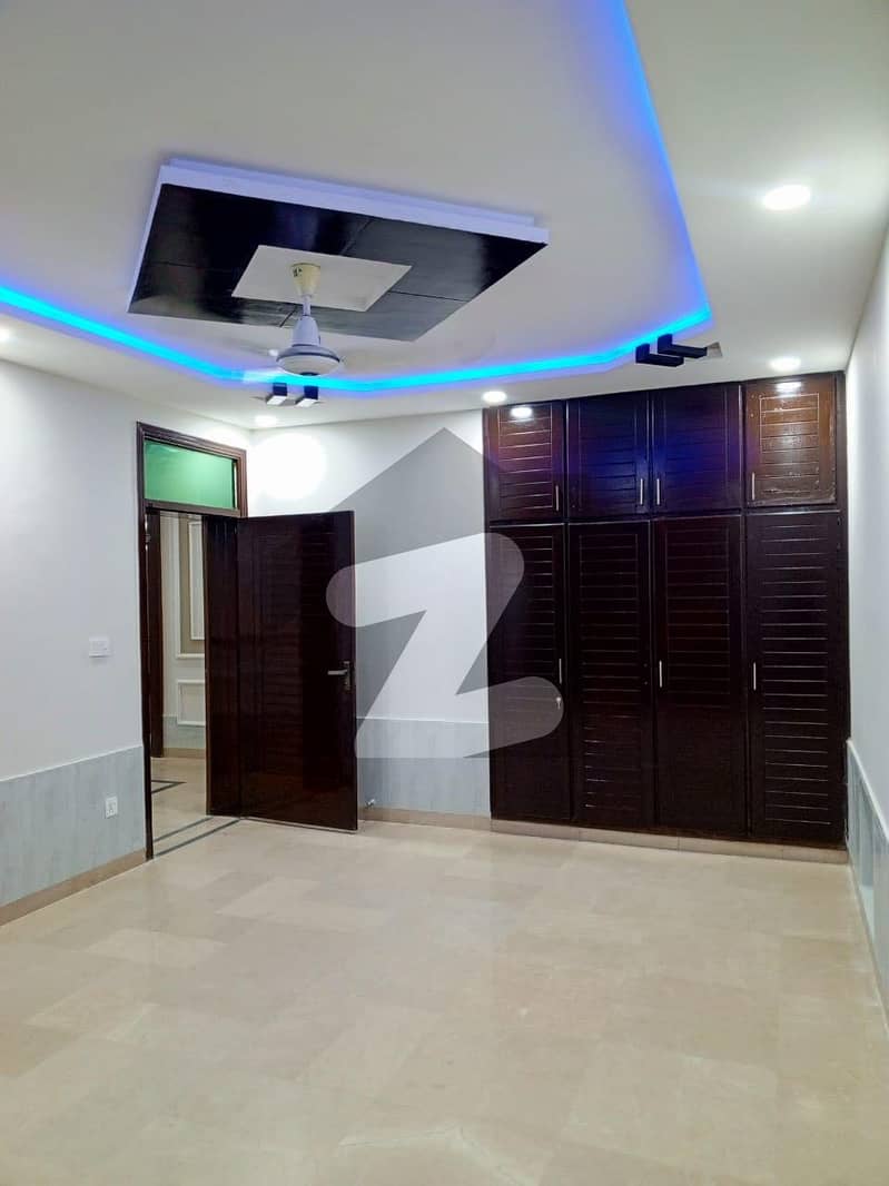 1 Kanal Upper Portion Available For Rent 1 Kanal Upper Portion Available For Rent