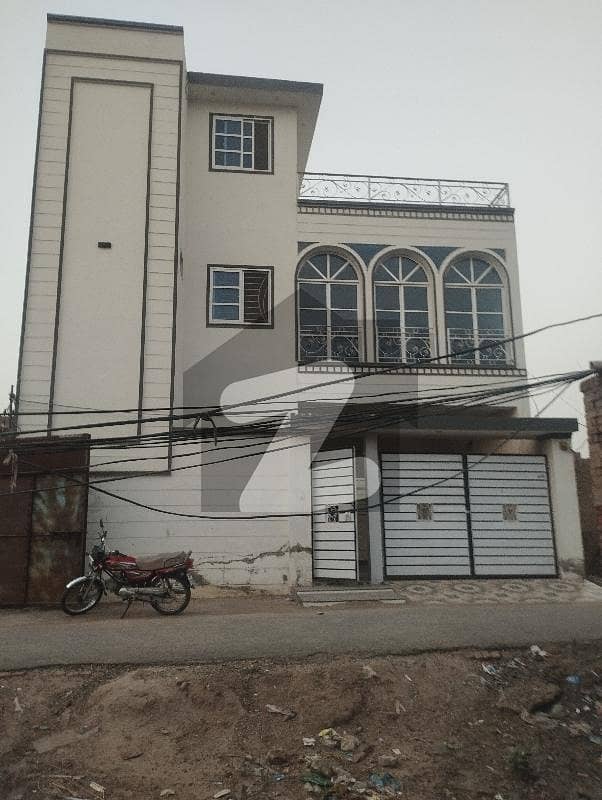 سیوارا چوک ملتان میں 5 کمروں کا 7 مرلہ مکان 1.6 کروڑ میں برائے فروخت۔ سیوارا چوک ملتان میں 5 کمروں کا 7 مرلہ مکان 1.6 کروڑ میں برائے فروخت۔