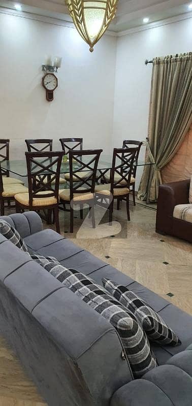 ڈی ایچ اے فیز 8 ڈیفنس (ڈی ایچ اے),لاہور میں 3 کمروں کا 10 مرلہ بالائی پورشن 1.2 لاکھ میں کرایہ پر دستیاب ہے۔