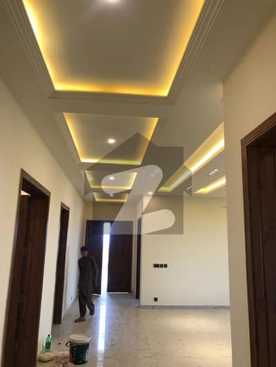 GULBERG RESIDENCIA 7M HOUSE FOR RENT WITH SOLAR