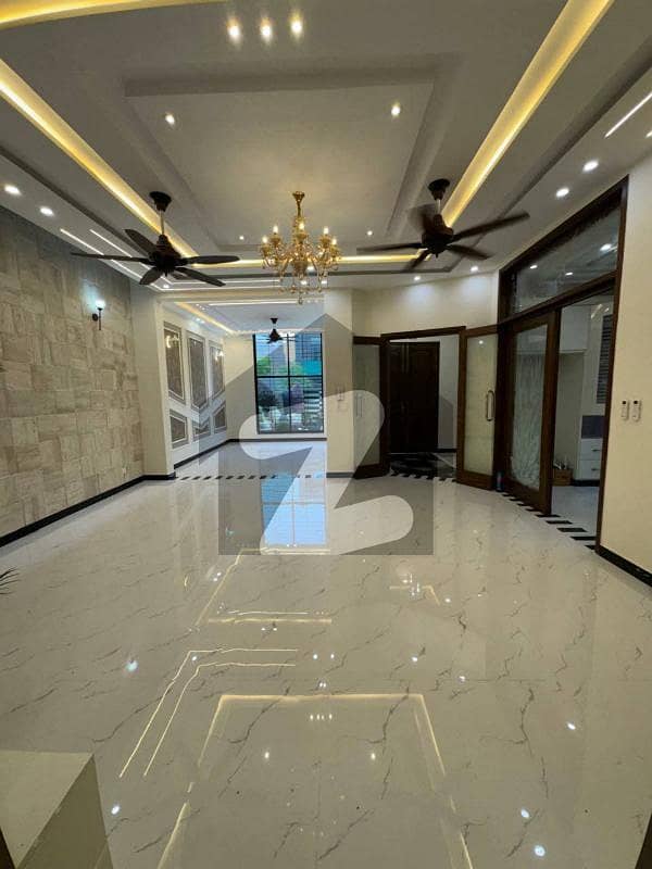 15 Marla Beautiful Upper Portion For Rent