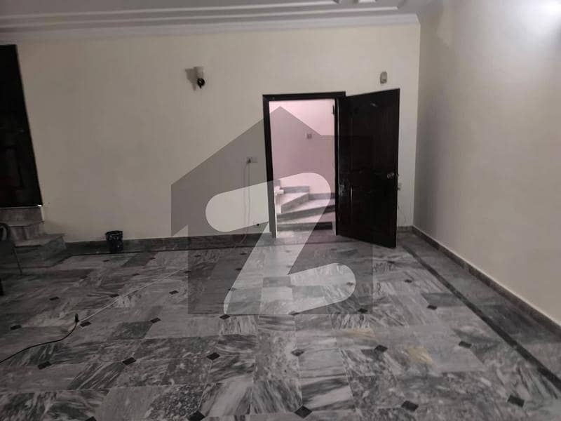 UPPER PORTION FOR RENT UPPER PORTION FOR RENT