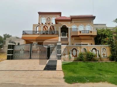 پی جی ای سی ایچ ایس فیز 2 پنجاب گورنمنٹ ایمپلائیز سوسائٹی,لاہور میں 6 کمروں کا 17 مرلہ مکان 6.4 کروڑ میں برائے فروخت۔ پی جی ای سی ایچ ایس فیز 2 پنجاب گورنمنٹ ایمپلائیز سوسائٹی,لاہور میں 6 کمروں کا 17 مرلہ مکان 6.4 کروڑ میں برائے فروخت۔