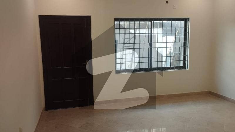 12.8 MARLA HOUSE (40X80) AVALIABLE FOR SALE I-8/4 12.8 MARLA HOUSE (40X80) AVALIABLE FOR SALE I-8/4