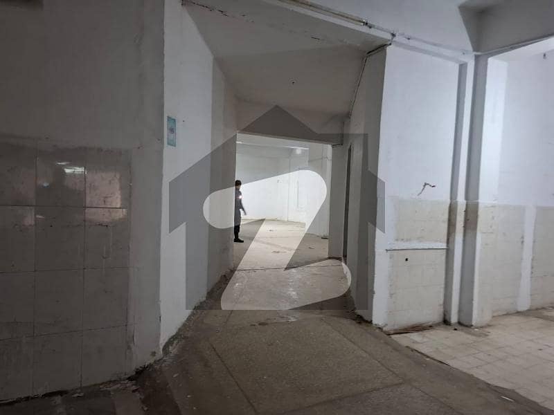 I-10 OFFICE/WAREHOUSE 33000 SQ. FEET RESONABLE DEMAND I-10 OFFICE/WAREHOUSE 33000 SQ. FEET RESONABLE DEMAND