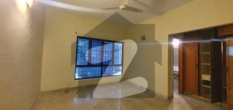 ایف ۔ 8 اسلام آباد میں 6 کمروں کا 1 کنال مکان 5.25 لاکھ میں کرایہ پر دستیاب ہے۔ ایف ۔ 8 اسلام آباد میں 6 کمروں کا 1 کنال مکان 5.25 لاکھ میں کرایہ پر دستیاب ہے۔
