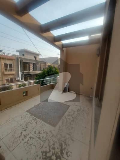 1 kanal house for rent in valancia town Lahore. .   accommodation  03 bed 01 kitchen 01 tv lounge  rent asking#90k