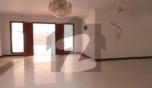 1000 Square Yard Bungalow For Sale