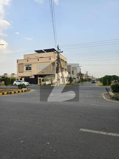 10 Marla Plot Corner For Sale