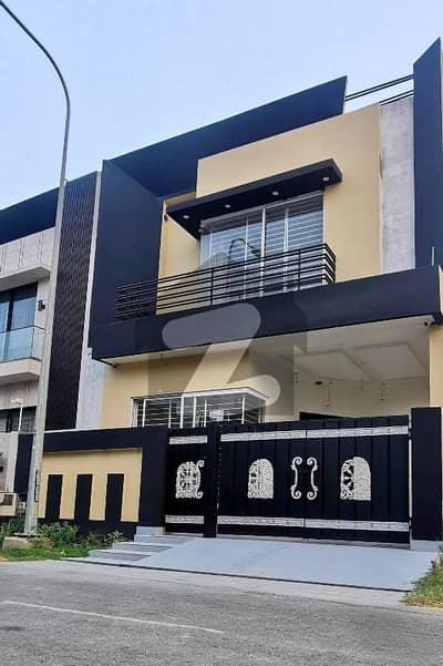 5 Marla Top Location House For Sale In DHA Phase 5 Labore