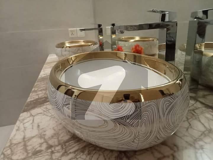 ڈی ایچ اے فیز 1 ڈی ایچ اے ڈیفینس,کراچی میں 6 کمروں کا 1 کنال مکان 8.5 لاکھ میں کرایہ پر دستیاب ہے۔
