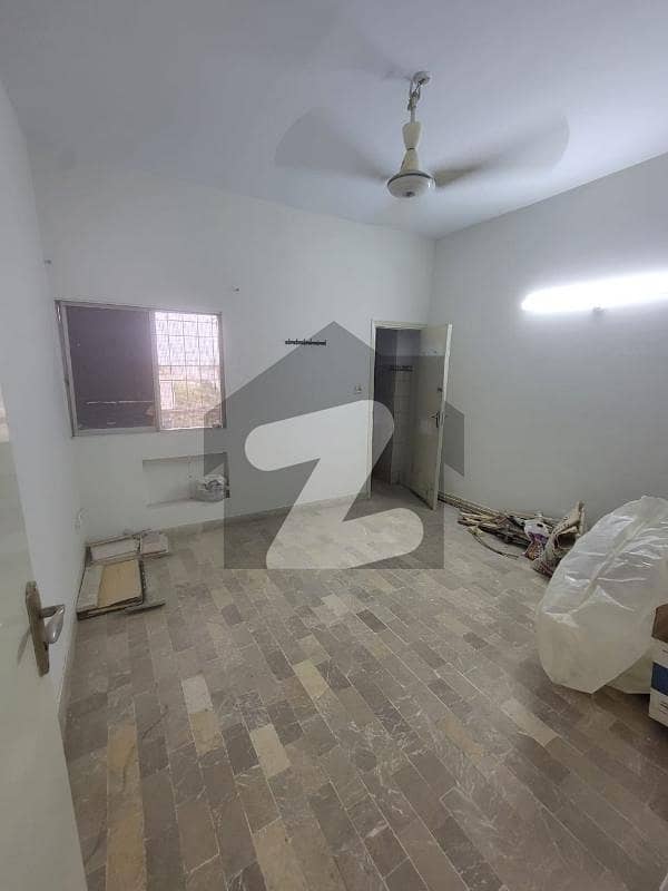 شہباز کمرشل ایریا ڈی ایچ اے فیز 6,ڈی ایچ اے ڈیفینس,کراچی میں 2 کمروں کا 4 مرلہ فلیٹ 68.0 ہزار میں کرایہ پر دستیاب ہے۔