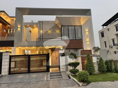 رئیل پام سٹی ایمن آباد موڑ,گوجرانوالہ میں 5 کمروں کا 10 مرلہ مکان 3.75 کروڑ میں برائے فروخت۔