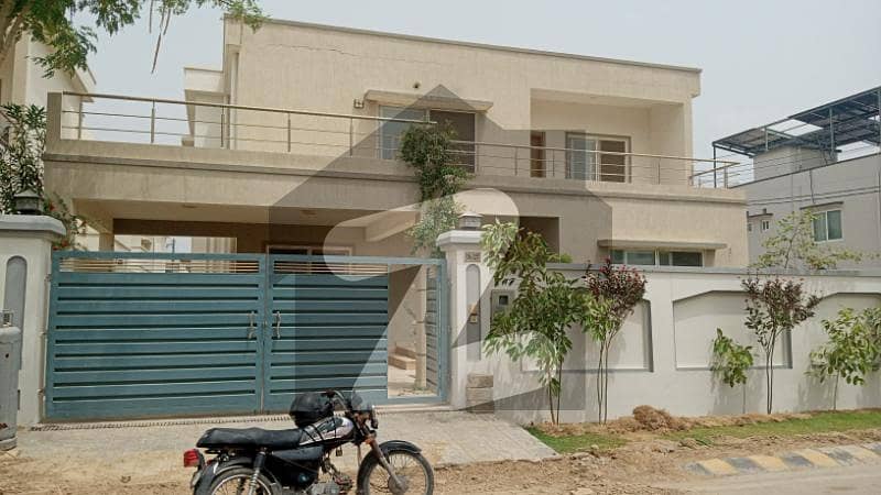 Well Maintained 500 Square Yards House Available For Sale Well Maintained 500 Square Yards House Available For Sale