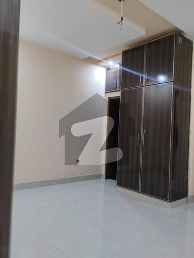 نواب ٹاؤن لاہور میں 3 مرلہ کمرہ 17.0 ہزار میں کرایہ پر دستیاب ہے۔