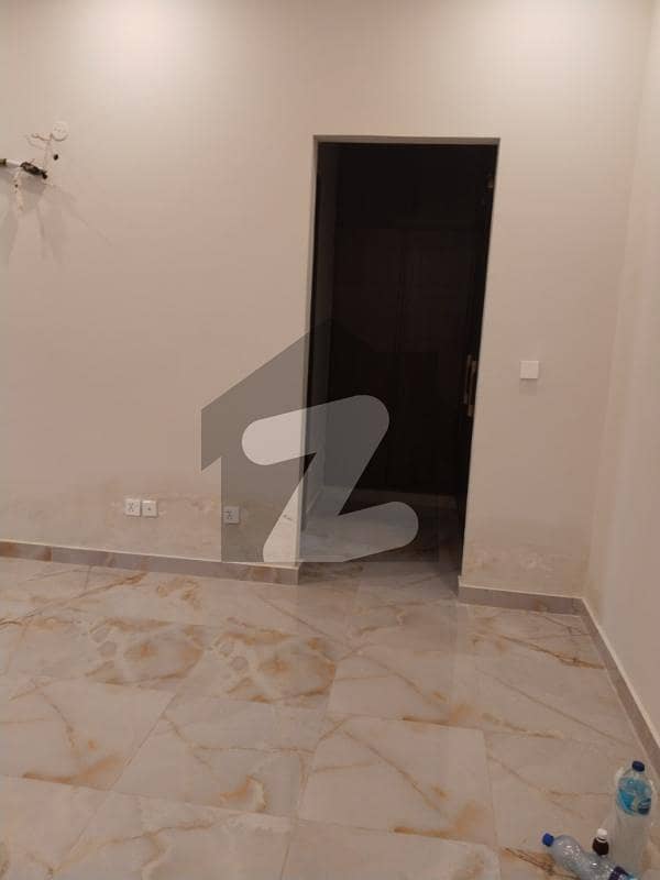 E-11 Good Upper Portion 3 Bed E-11 Good Upper Portion 3 Bed