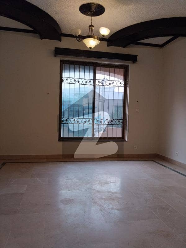E-11 Upper Portion 3 Bed 500 Square Yard E-11 Upper Portion 3 Bed 500 Square Yard
