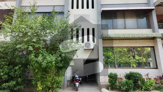عسکری 5 عسکری,لاہور میں 3 کمروں کا 10 مرلہ فلیٹ 4.25 کروڑ میں برائے فروخت۔
