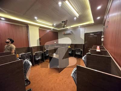 Ideal 425 SqFt Office for Rent on Main Boulevard Gulberg Lahore