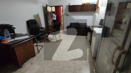 Ideal 500 SqFt Office For Rent On Main Boulevard Gulberg Lahore