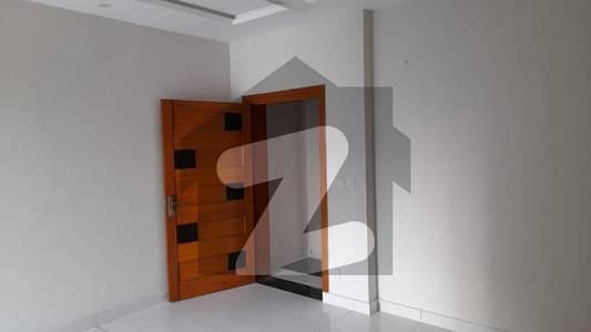 ای ۔ 11 اسلام آباد میں 2 کمروں کا 4 مرلہ فلیٹ 75.0 لاکھ میں برائے فروخت۔