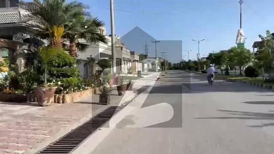 گرین ایکڑز ٹاؤن مردان میں 5 مرلہ رہائشی پلاٹ 80.0 لاکھ میں برائے فروخت۔