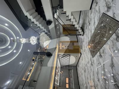 13 Marla II luxury Designer House For sale II Hot location