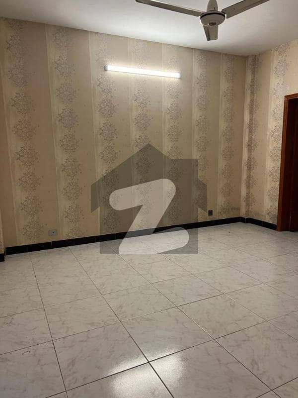 FLAT FOR RENT IN CLIFTON BLOCK 02