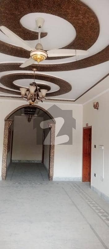 شیخ ملتون ٹاؤن مردان میں 6 کمروں کا 1 کنال مکان 5.5 کروڑ میں برائے فروخت۔